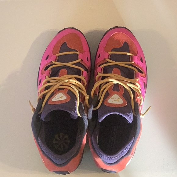 Men’s ACG Pink and Brown Athletic Shoes - Picture 3 of 4